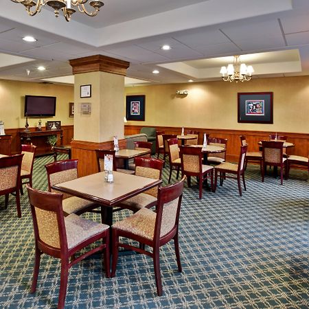 Holiday Inn Express Breaux Bridge By Ihg Henderson Bagian luar foto
