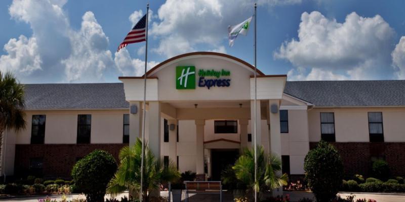 Holiday Inn Express Breaux Bridge By Ihg Henderson Bagian luar foto